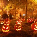  Μια οικογένεια τρομοκράτησε ολόκληρη γειτονιά με βίαιη διακόσμηση για το Halloween