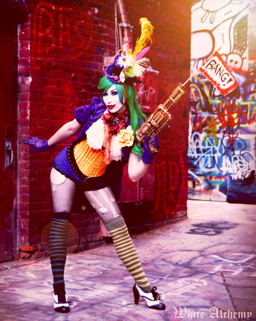 Η Bonnie Elizabeth Scott βάζει ψηλά τον πήχη του cosplaying με την μεταμφίεση της ως Joker που είναι απλά καταπληκτική.