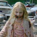  Θυμάστε το κοριτσάκι από την οpening scene του The Walking Dead;