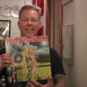  Ο Hetfield αγκαλιά με το… Iron Maiden (vid)