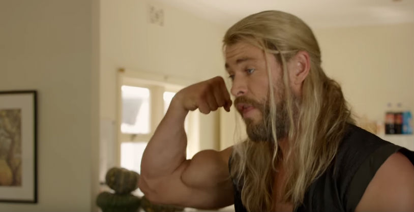  Η θρυλική Team Thor με τα μπράτσα του Chris Hemsworth επιστέφουν