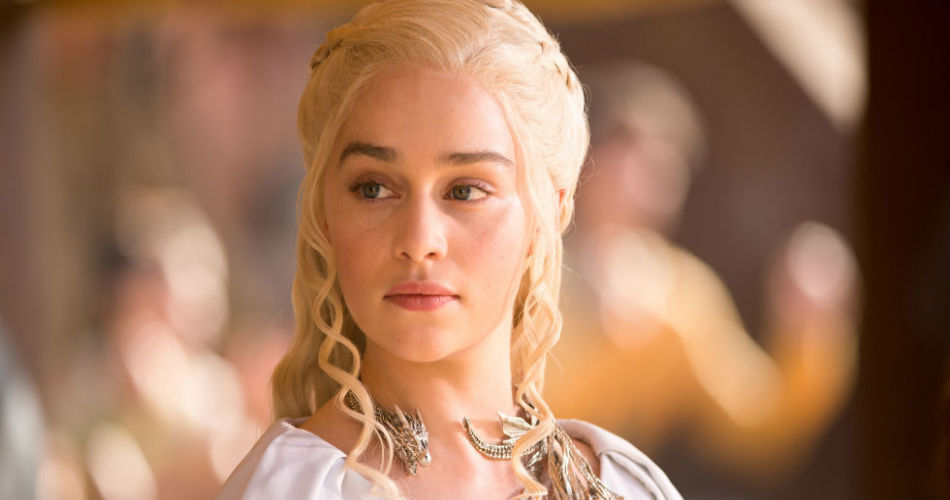  Η Emilia Clarke ολοκλήρωσε τα γυρίσματά της για το Game Of Thrones και αποχαιρετά