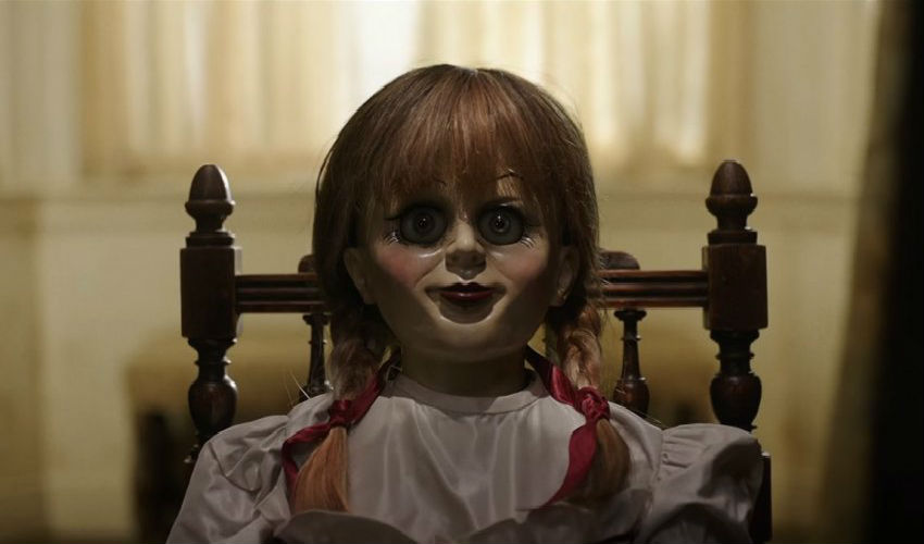  Annabelle Comes Home review | Τρίτη προσπάθεια και… φαρμακερή