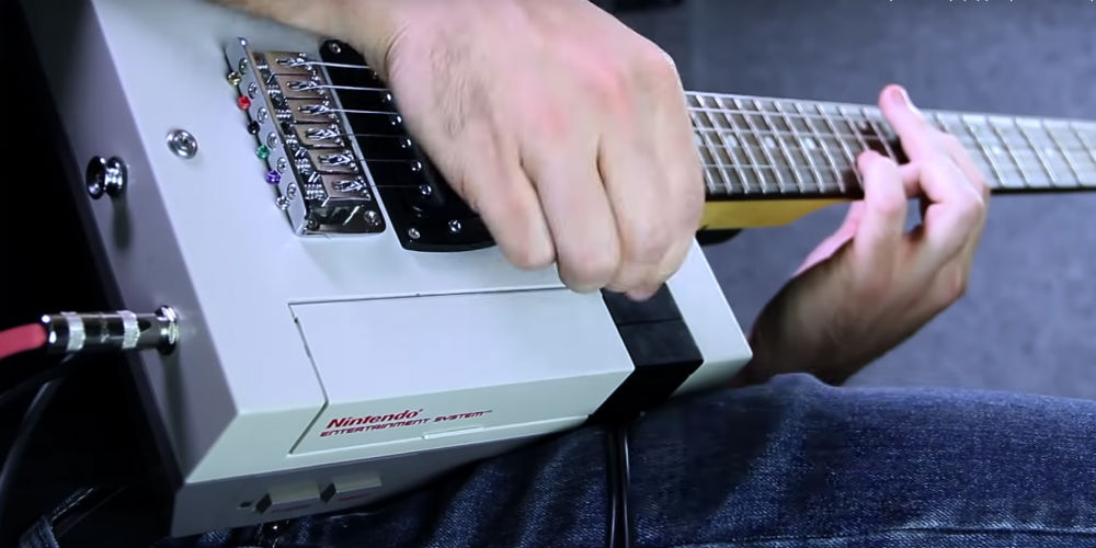  Τύπος παίζει όλα τα themes του Super Mario με κιθάρα σχήματος NES