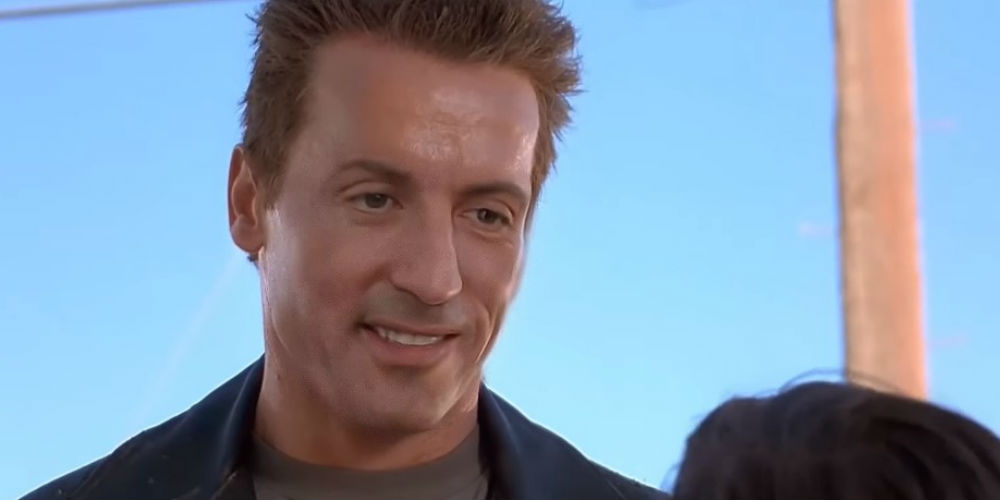 Το video με τον Stallone ως Terminator είναι θεσπέσιο και παράξενο συνάμα