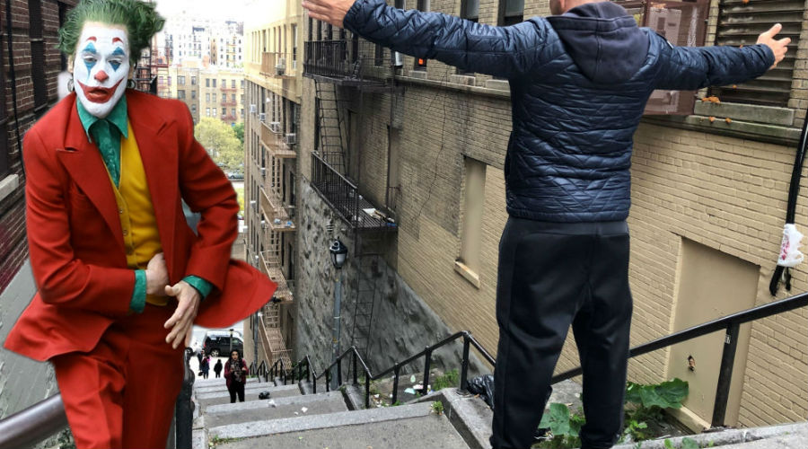  Κοσμοσυρροή στα σκαλιά που χόρεψε ο Joker | Παράπονα από κατοίκους